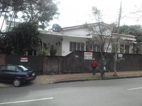 Vendo Casa Sobre Siria Casi Gral. Santos! 574 Mts2, 25 Mts De Frente