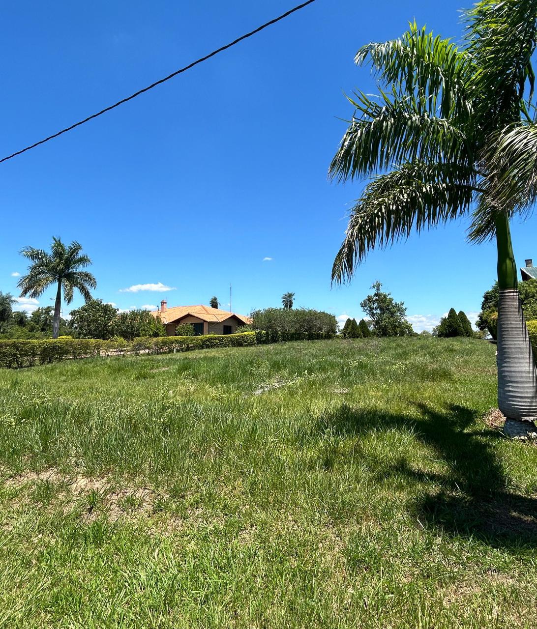 VENDO TERRENO CON EXCELENTE UBICACION EN EL CARLOS FRANCO COUNTRY Y GOLF CLUB — foto 3