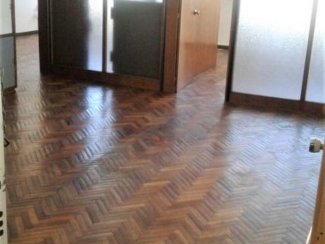 Uruguay Y Convencion, Piso Alto, Solo Oficina