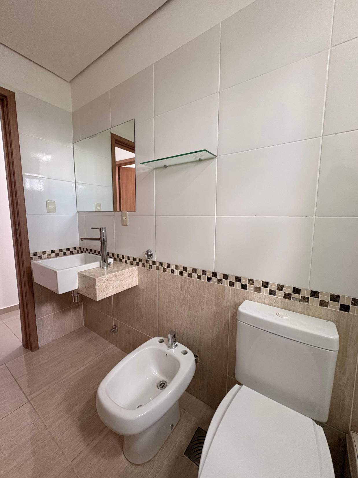 SANTÍSIMA TRINIDAD, EN ALQUILER, AMPLIO DEPTO DE 1 DORMITORIO. — foto 3