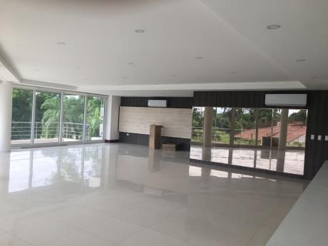 Espectacular Departamento Frente Al Club De Golf
