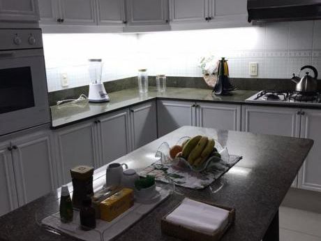 Alquilo Hermoso Departamento Amoblado Con 3 Dormitorios En Carmelitas