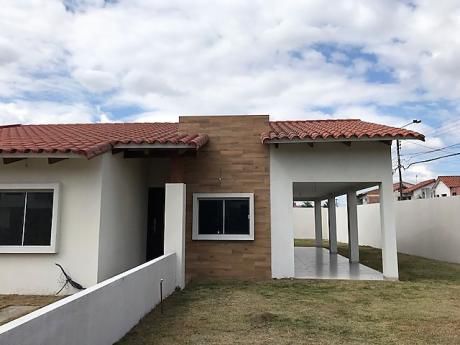 En Venta, Hermosa Casa En Venta, 3 Dormitorios, Zona Norte