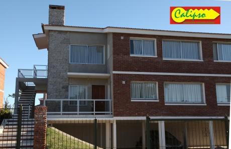 Villa Argentina Sur - De Espaldas A La Playa Y Al águila -