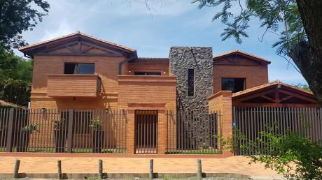 Hermosa Casa En San Bernardino Con Piscina.consulte Disponibilidad