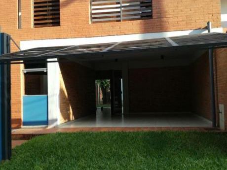 Alquilo Duplex Con Piscina En Fernando De La Mora Norte.