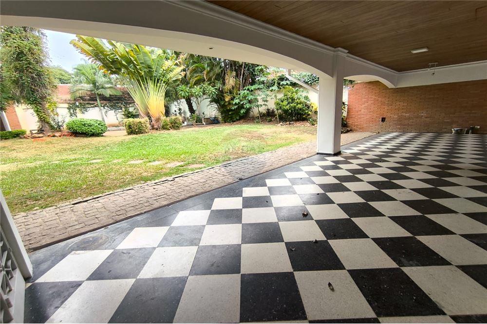 Alquilo amplia Residencia en Barrio San Vicente — foto 3