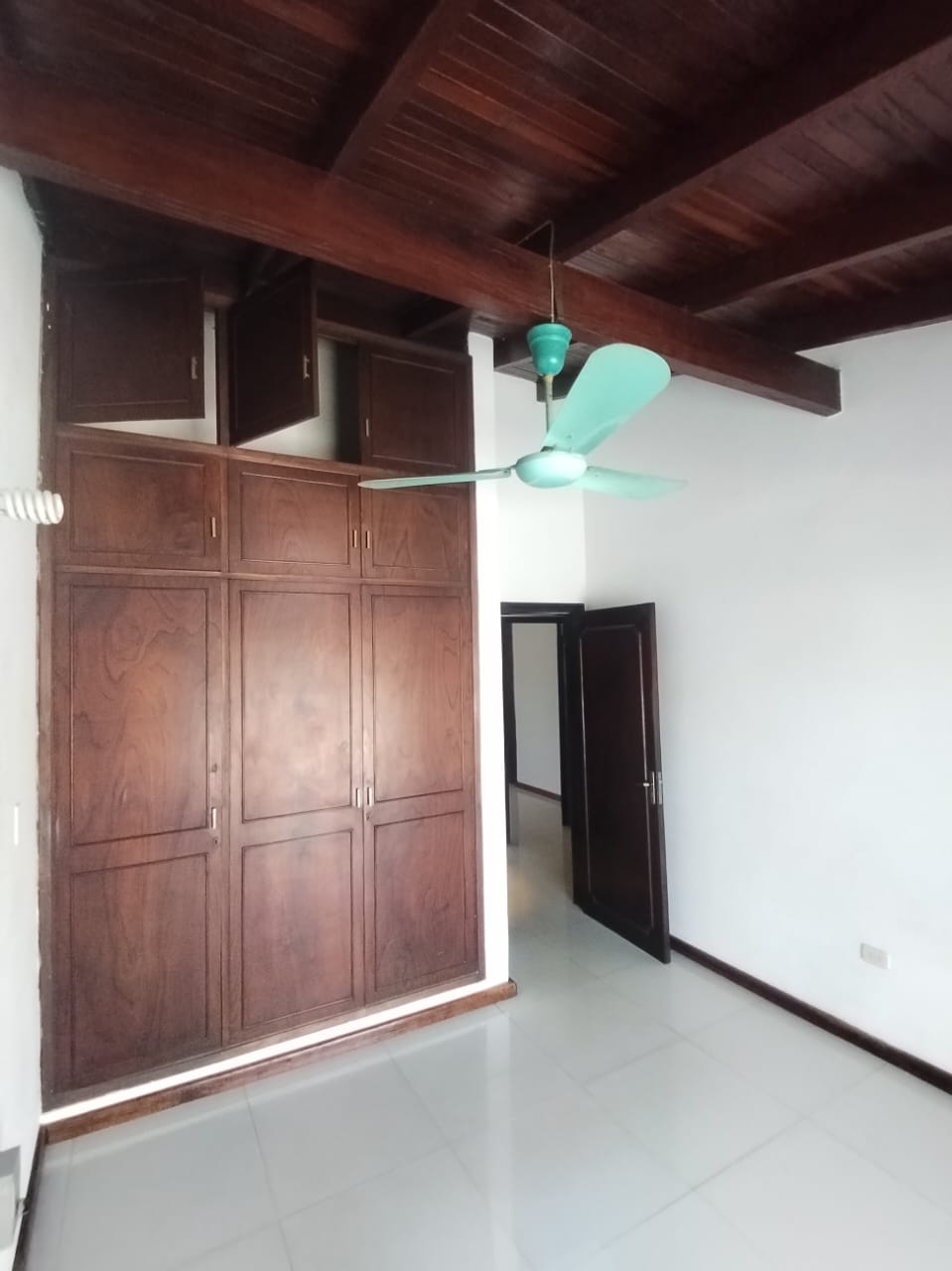 ALQUILER DE TINGLADO + CASA – ZONA EUSEBIO AYALA, BARRIO NAZARETH — foto 3