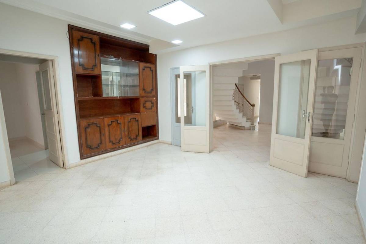 Vendo amplia oficina en Villa Morra Asunción. — foto 3