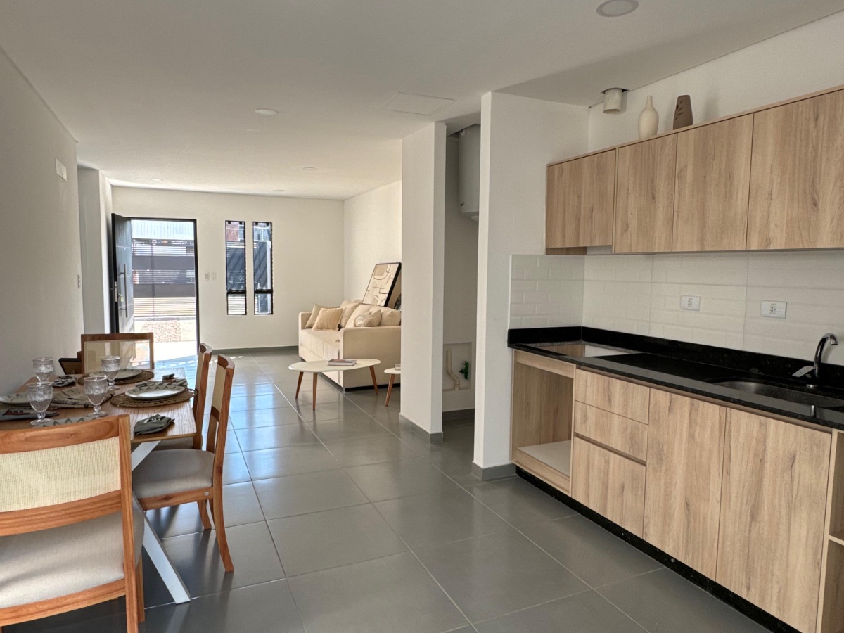 DUPLEX 3 HABITACIONES A ESTRENAR- LUQUE — foto 3
