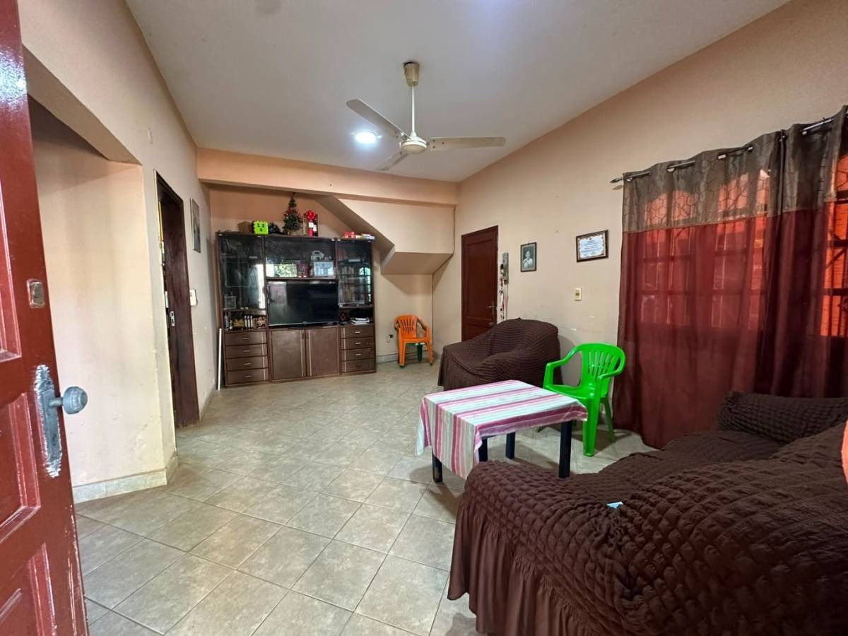 EN VENTA RESIDENCIA EN DOS PLANTAS BARRIO AMERICA - LUQUE — foto 2