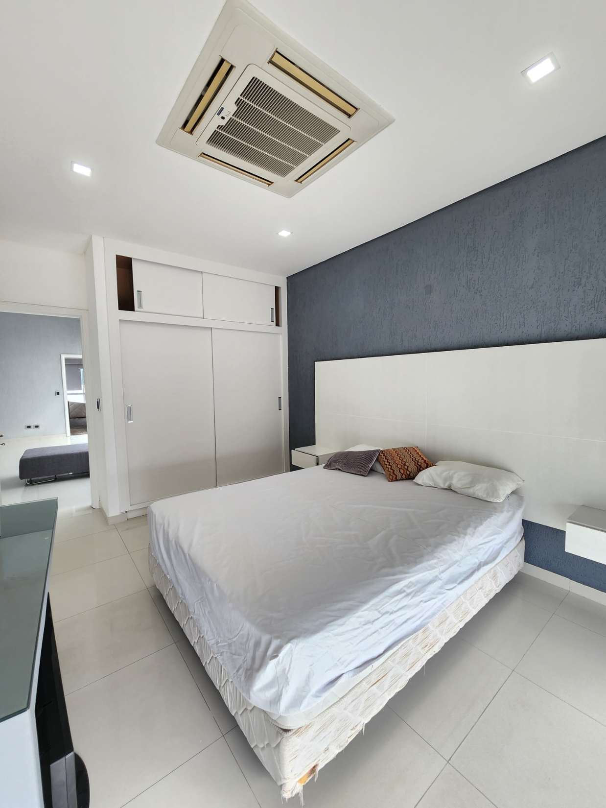Vendo/Alquilo Casa Mínimalista full amoblada ,en Ykua Sati — foto 3