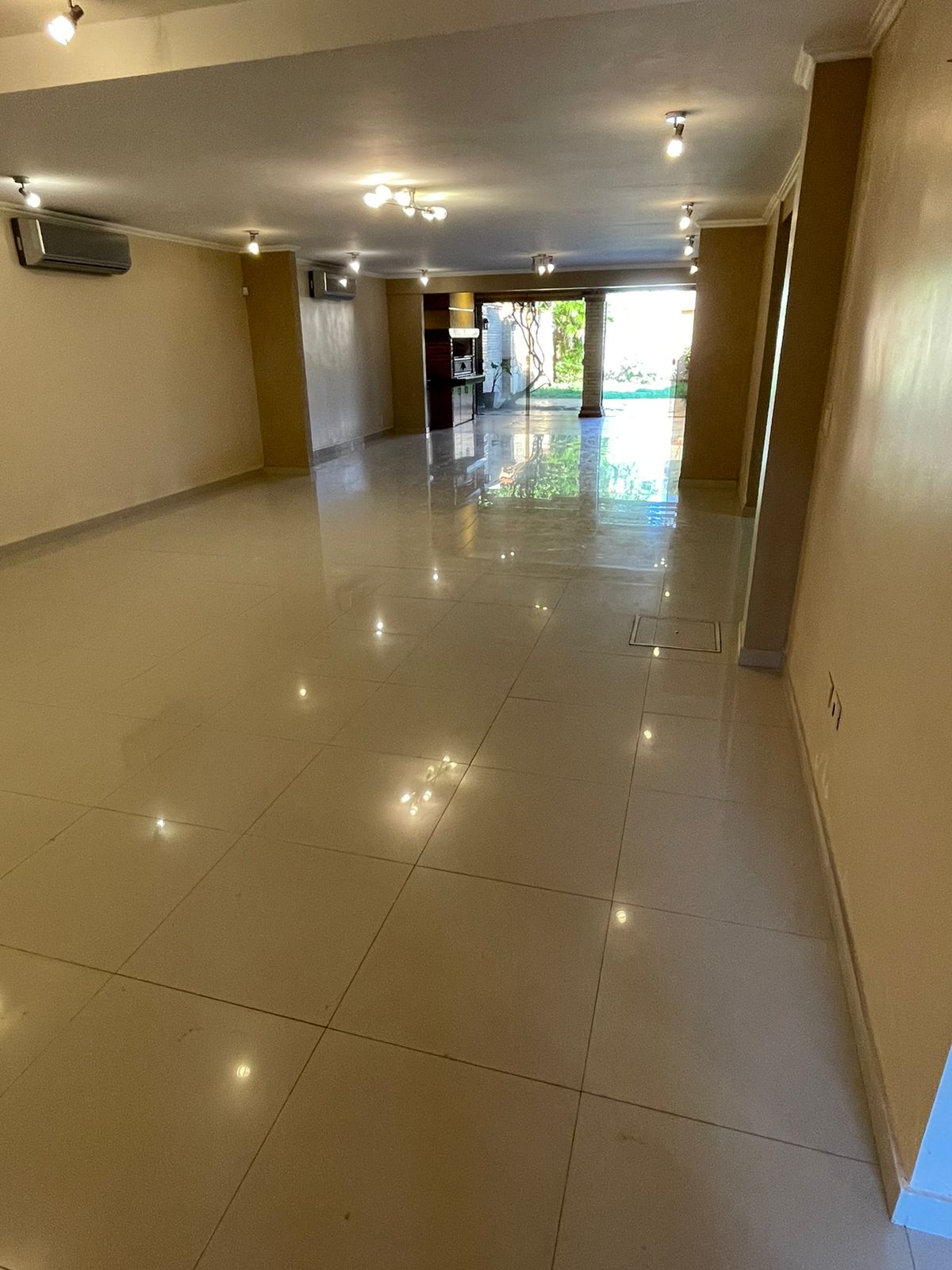 ALQUILO HERMOSA RESIDENCIA 4 DORM  PARA VIVIENDA O EMPRESA BARRIO JARA — foto 3