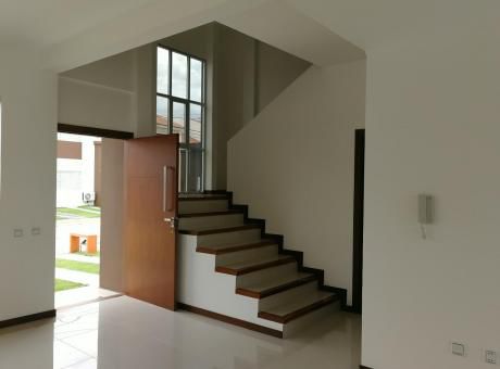Linda Casa Accesible A Estrenar En Zona Norte