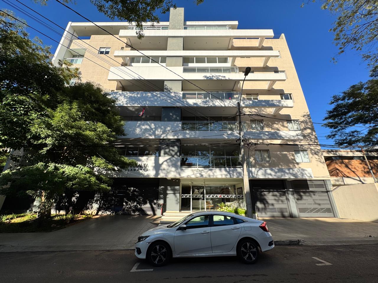 ALQUILER DE DEPARTAMENTO AMOBLADO EN EDIFICIO TIERRA ALTA DEL MAESTRO — foto 2