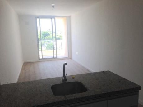 Para Inversores. Alquilado. Apartamento En Cordón Norte. F. Crespo