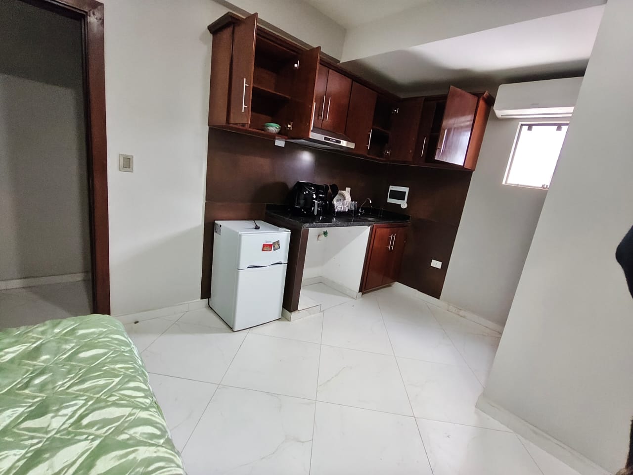ALQUILO MONOAMBIENTE A ESTRENAR AMOBLADO EN LAMBARE — foto 2