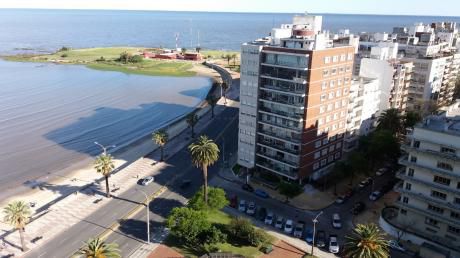 Hermoso Monoambiente, Amoblado, Frente A La Playa!!