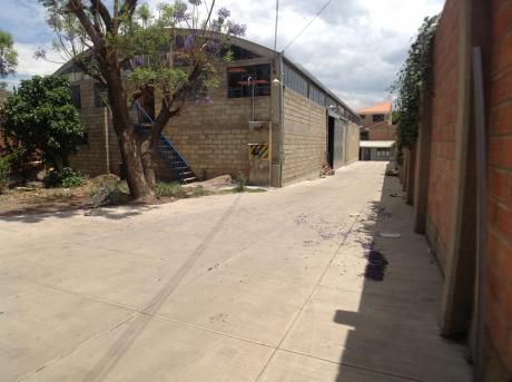 Terreno Con Galpón Km 2.5 A Sacaba