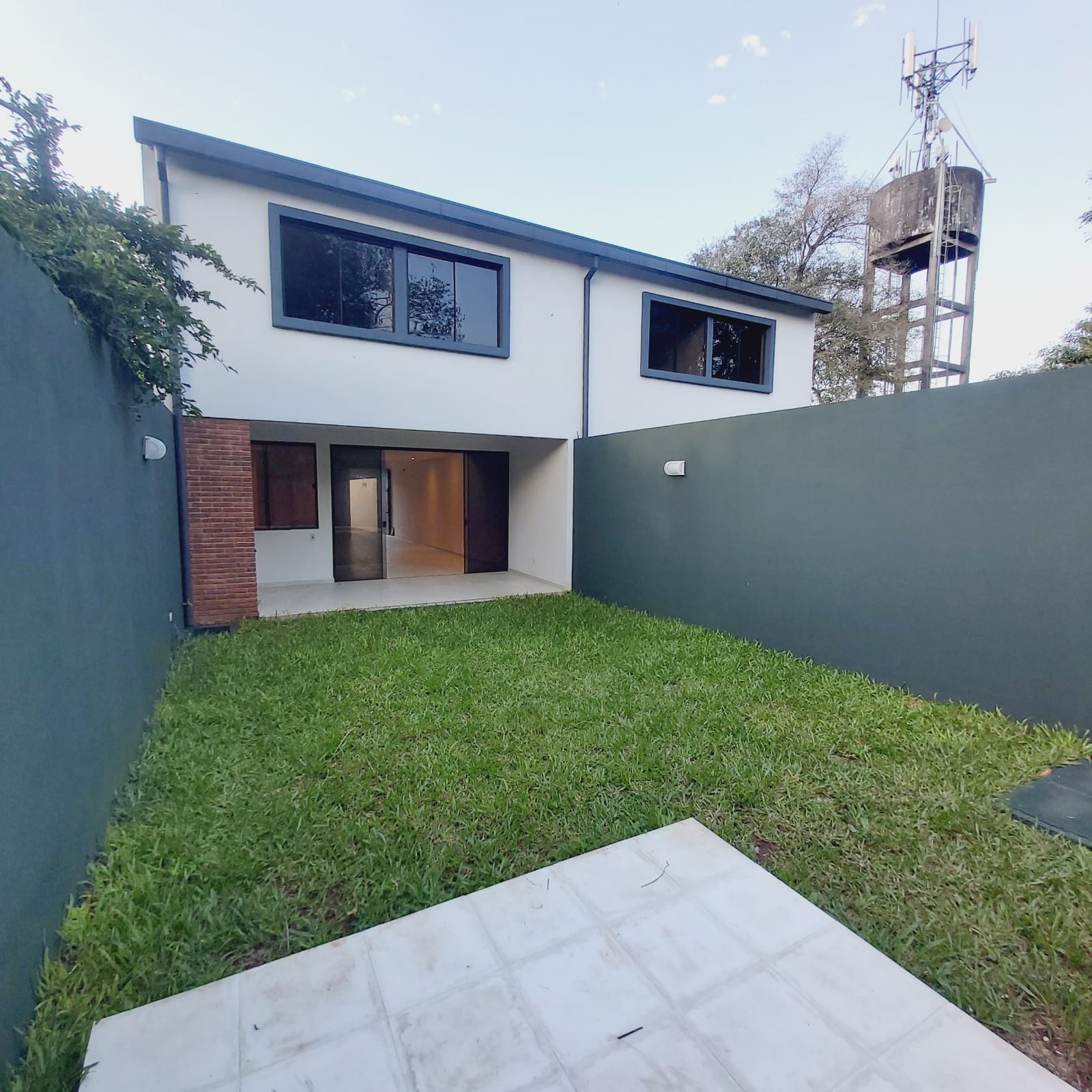 VENDO 2 DUPLEX A ESTRENAR EN LUQUE — foto 2