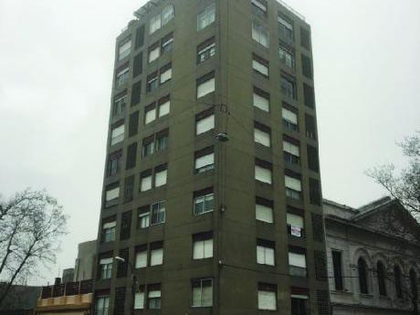 Venta O Alquiler De Apartamento 2 Dormitorios, Centro