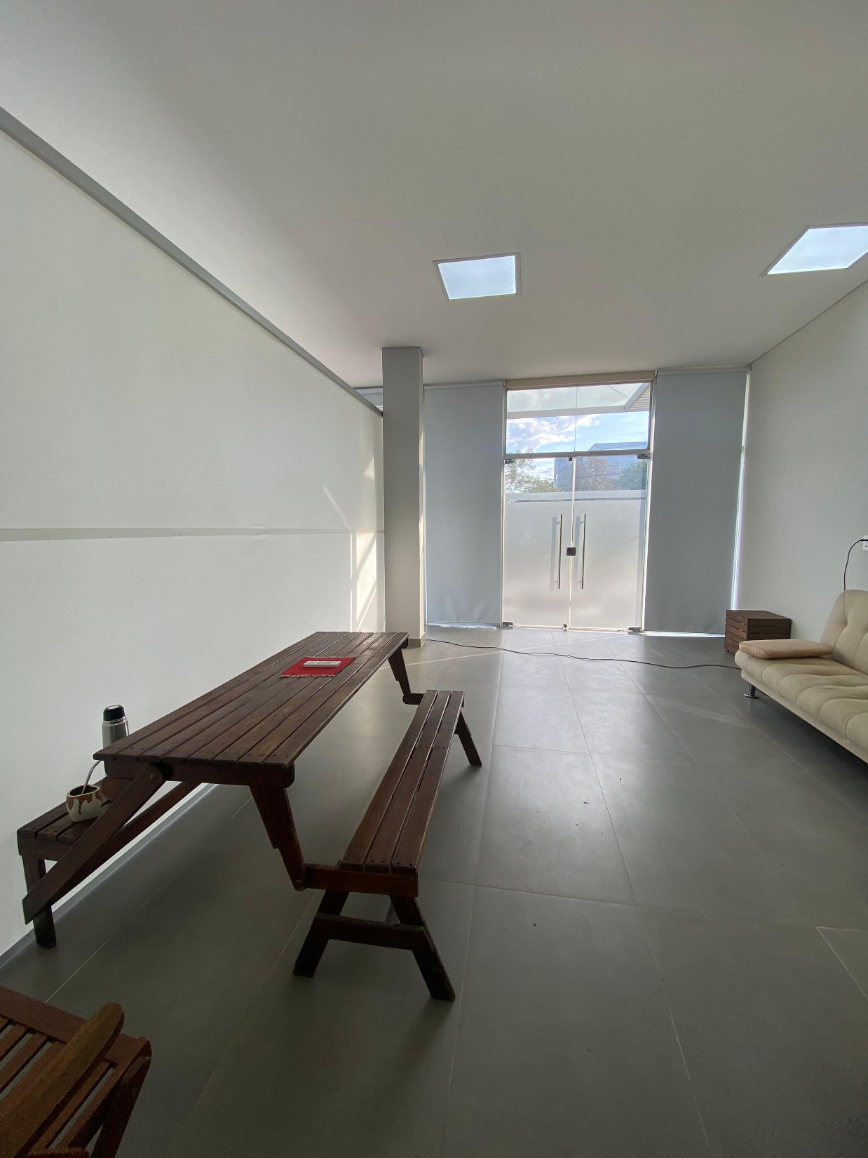 ALQUILO SHOW ROOM COMERCIAL — foto 2