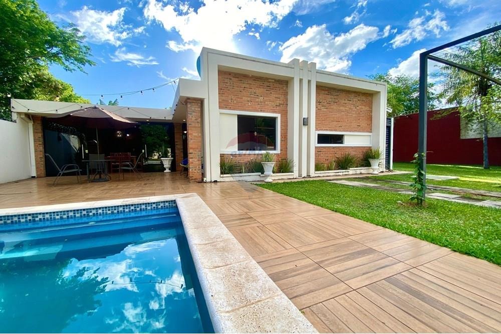 Casa - Venta - San Bernardino, Paraguay — foto 2