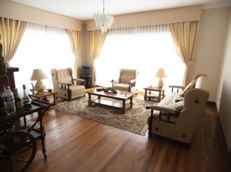 Casa Amoblada En Excelente Ubicación, Irpavi Bajo