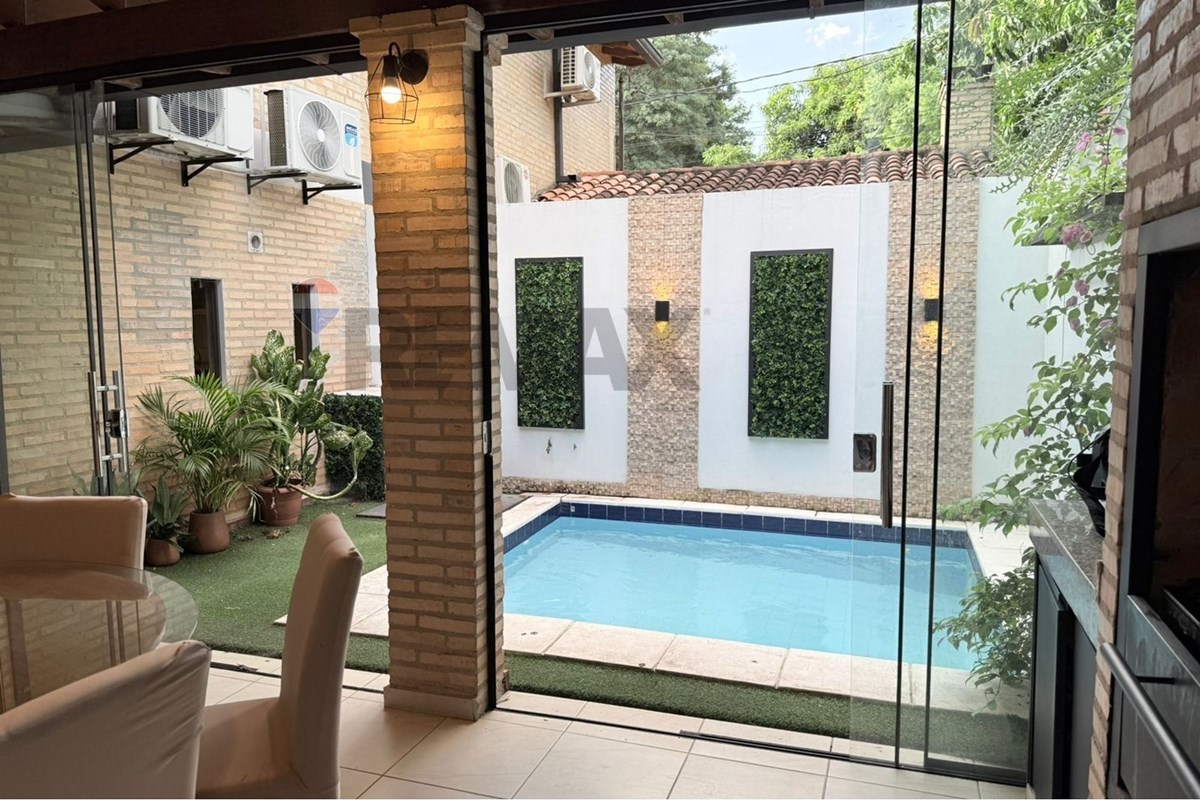 Alquilo dúplex con Piscina en Lambaré, 3 Dorm. — foto 2