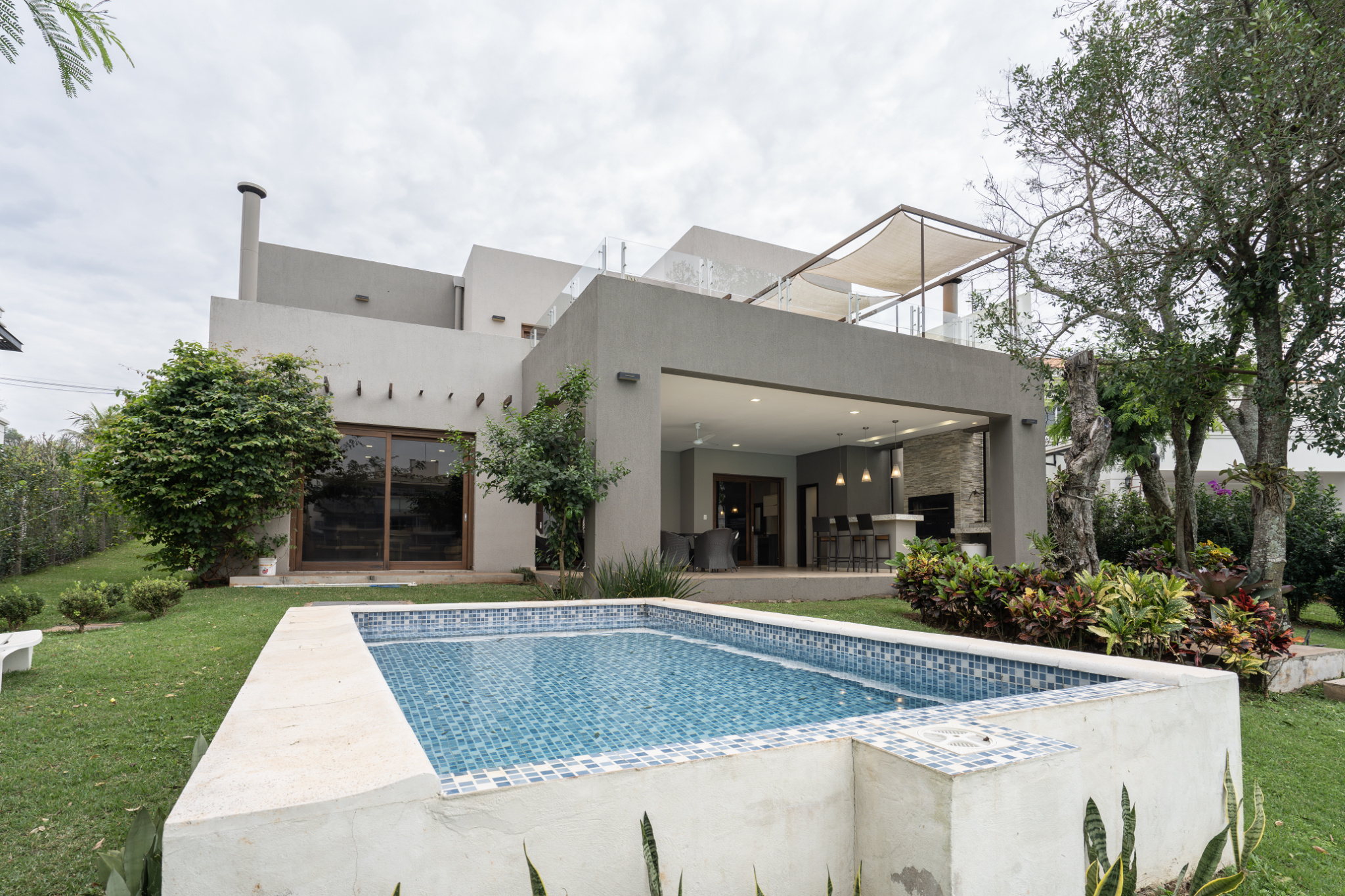 VENDO RESIDENCIA AMOBLADA DE 5 DORMITORIOS SOBRE LA LAGUNA - AQUA VILLAGE — foto 2
