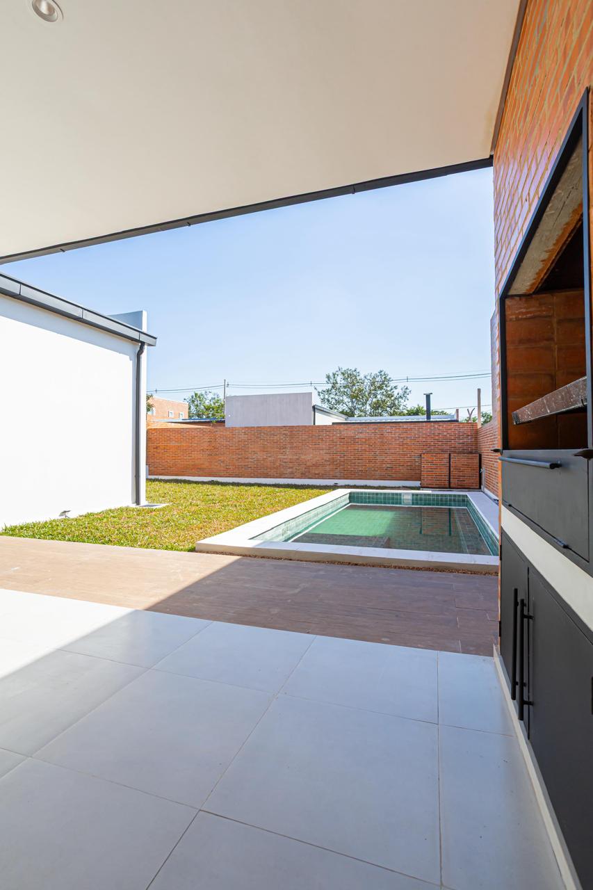 VENDO CASA A ESTRENAR EN LUQUE LOMA MERLO — foto 2