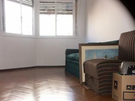 Colonia Y Paraguay, Edificio De Estilo 5º Piso Al Frente