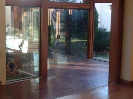 Bella Casa En Alquiler