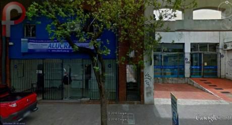 Local Y Salon Completo Con Frente - Tres Cruces - Hoy Tiene Renta