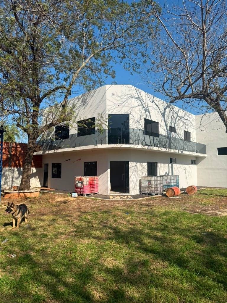PROPIEDAD COMERCIAL EN LUQUE 5.710 M2 DE TERRENO — foto 2