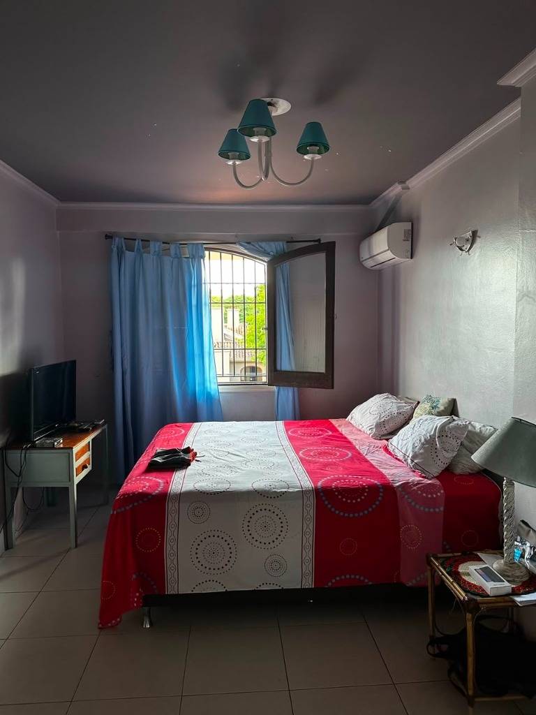 EN VENTA TRIPLEX EN BARRIO MARISCAL ESTIGARRIBIA — foto 3