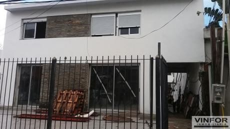 Casa Independiente Al Frente Con Jardín Y Patio