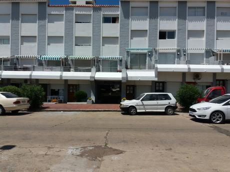 Apartamento En Punta Del Este Con Vista Al Mar.