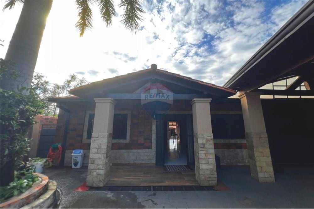 VENDO RESIDENCIA EN LAMBARE — foto 2