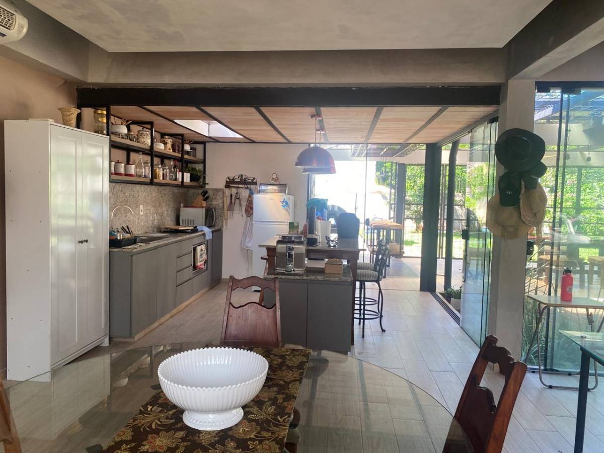 VENDO CASA DE AUTOR DE ESTILO CONTEMPORÁNEO EN SAN BERNARDINO — foto 3