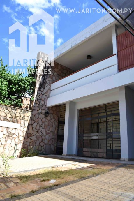 Amplia Casa Zona Colegio Internacional
