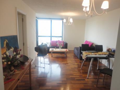 Apartamento Equipado De 3 Dormitorios Con 2 Garajes En Pocitos