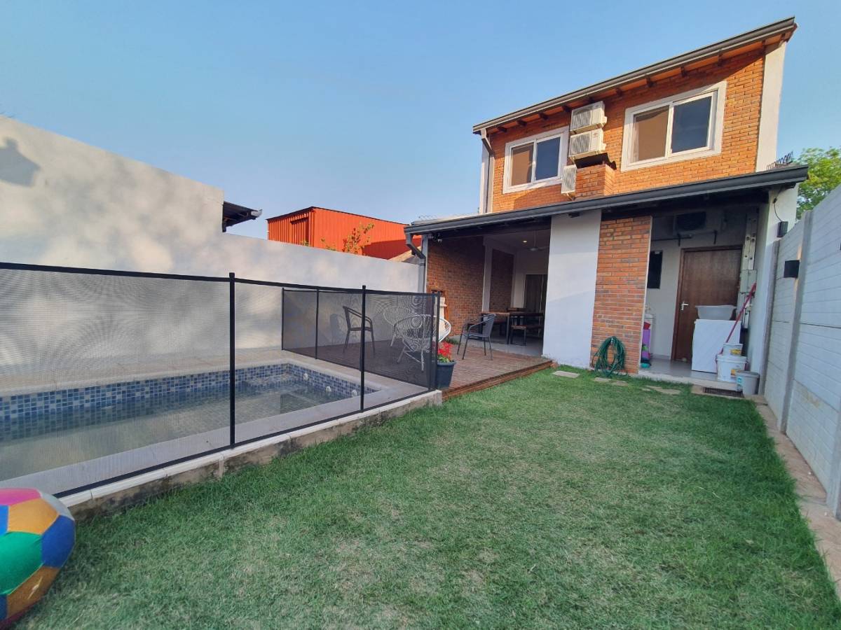DÚPLEX TOTALMENTE AMOBLADO CON PISCINA — foto 2