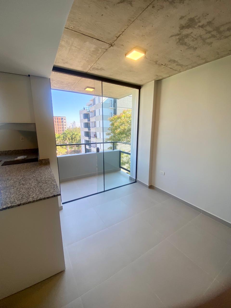 Alquilo departamento de 2 habitaciones con 1 cochera en insignia zona cit — foto 2