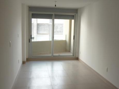 Pocitos, Un Dormitorio, Portería 24 Hs, Barbacoa, Piscina.