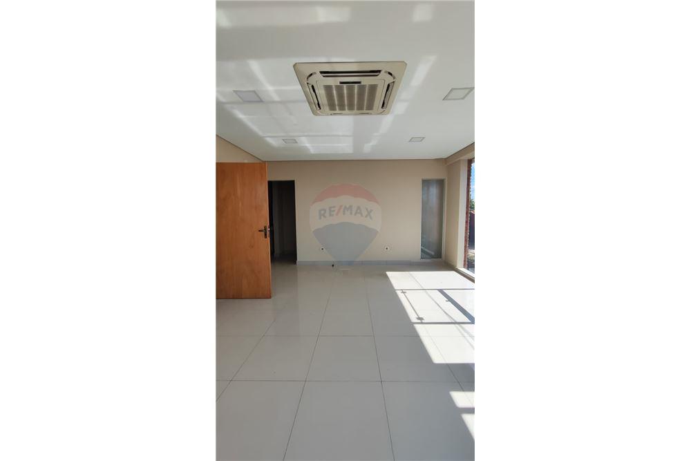ALQUILO SALON COMERCIAL DE DOS NIVELES A UNA CUADRA DE TRANSCHACO — foto 3