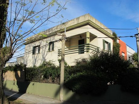 Casa En Venta En Puerto Del Buceo!