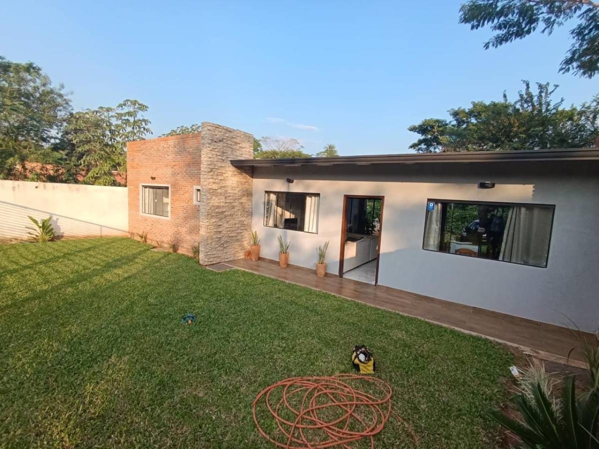 Casa en Venta 2 dormitorios - San Bernardino, Cordillera — foto 3