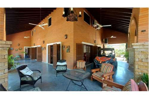 Casa-Venta-Profesor Samaniego, San Bernardino, Cordillera — foto 2