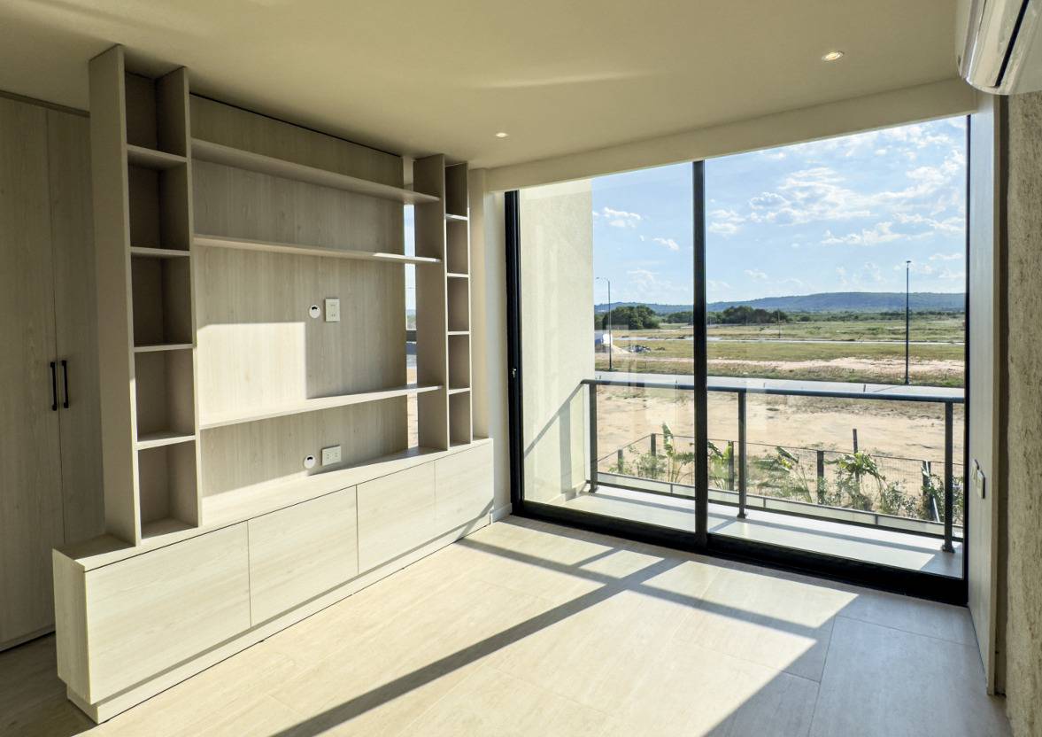EN VENTA Townhouse de 4 Dormitorios en Highlands - San Bernardino — foto 2